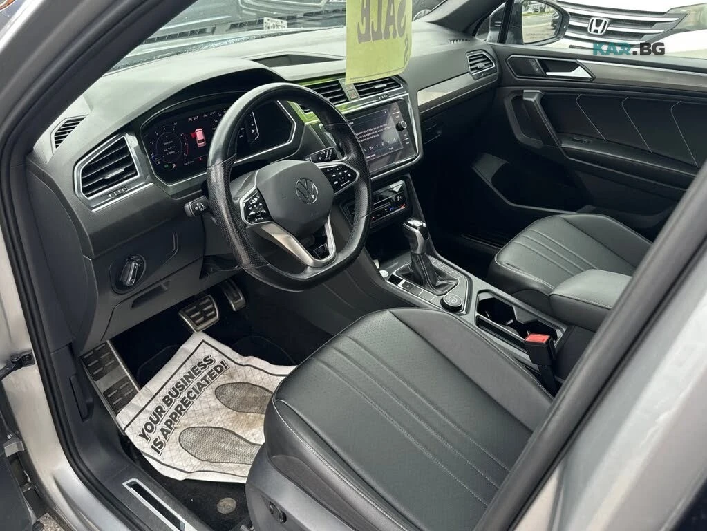 VW Tiguan 4MOTION* RLINE* ПАНОРАМА* ПОДГРЕВ* КАМЕРА* KEYLESS, снимка 9 - Автомобили и джипове - 55030003