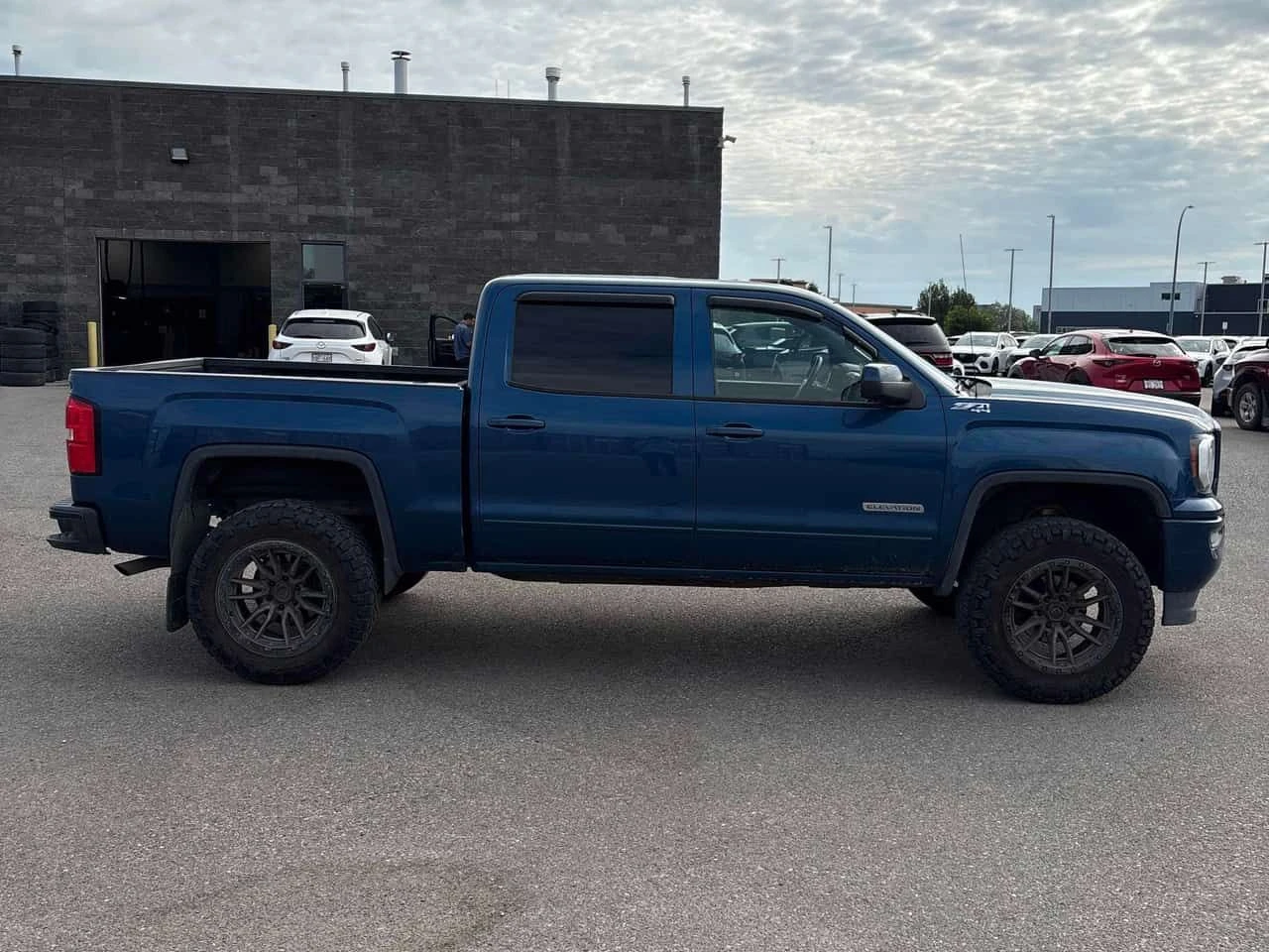 Gmc Sierra * SLE * АВТОКРЕДИТ БЕЗ ПЪРВОНАЧАЛНА ВНОСКА* , снимка 3 - Автомобили и джипове - 55443990