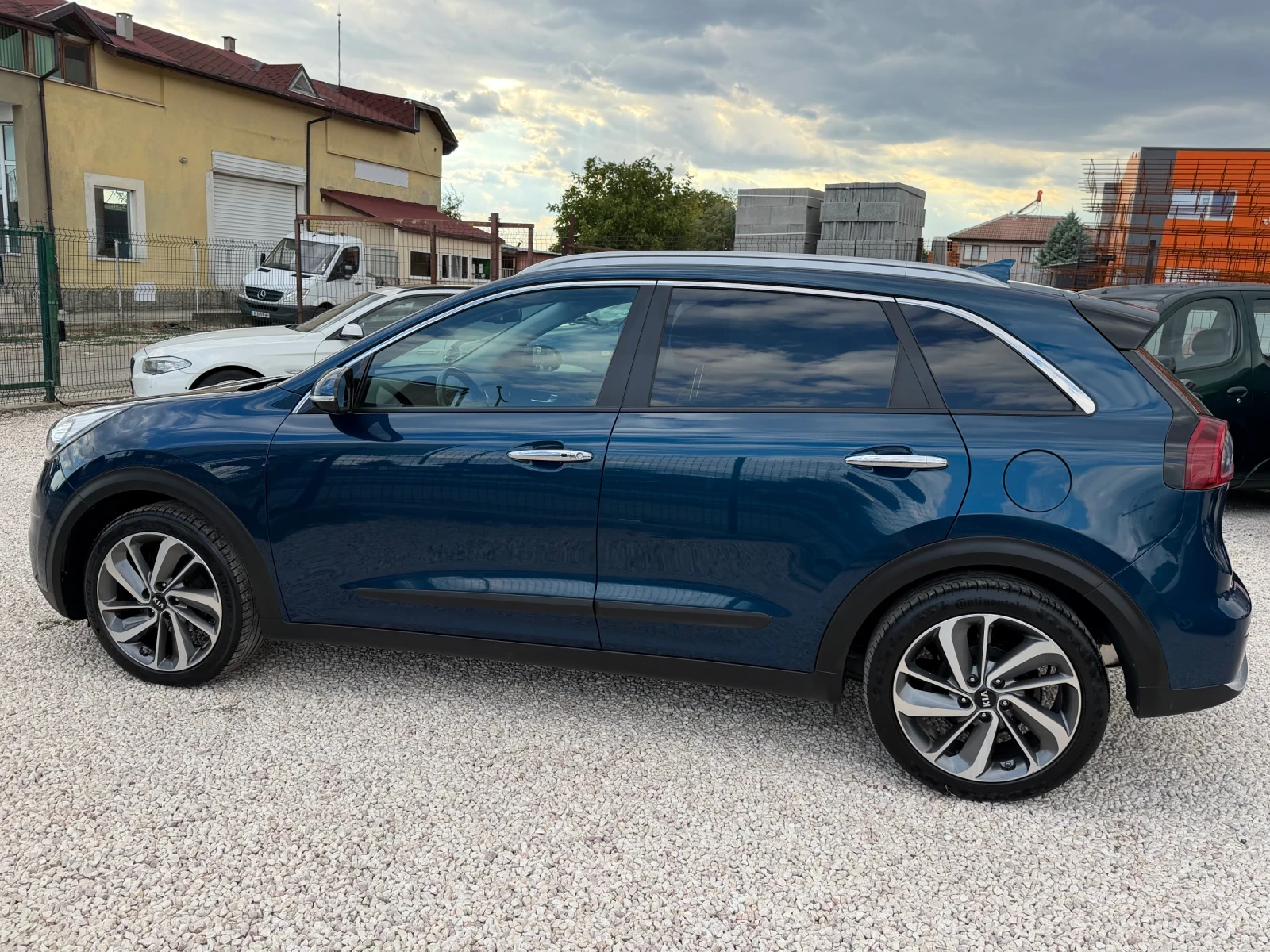 Kia Niro ECO hybrid , снимка 17 - Автомобили и джипове - 56105124