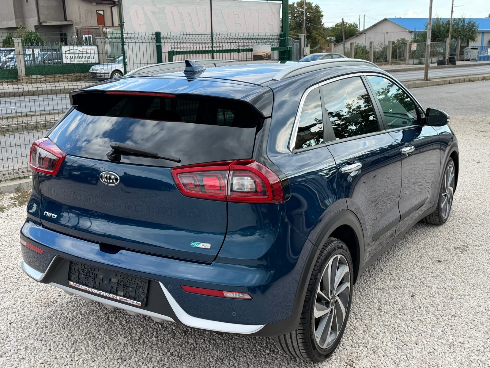 Kia Niro ECO hybrid , снимка 6 - Автомобили и джипове - 56105124