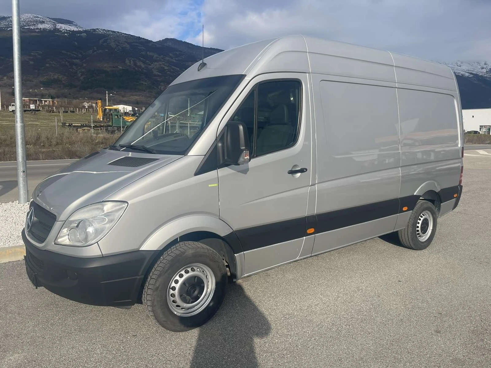 Mercedes-Benz Sprinter 318 на части - изображение 3