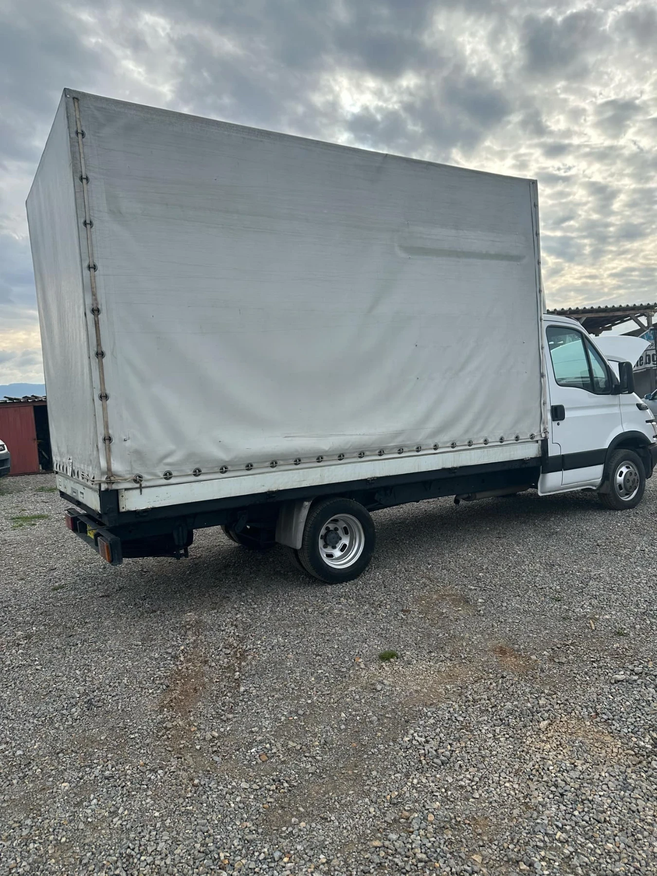 Iveco Daily КАРОСЕРИЯ + Спойлер  - изображение 2