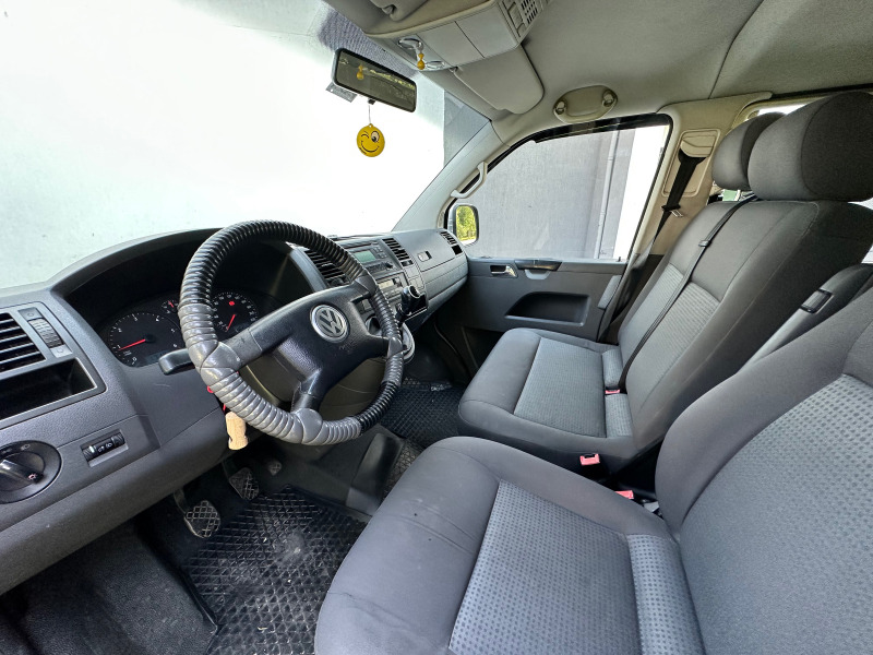 VW Multivan Caravelle/ 9 Местно / Регистрирано/ Топ състояние, снимка 12 - Автомобили и джипове - 46439866