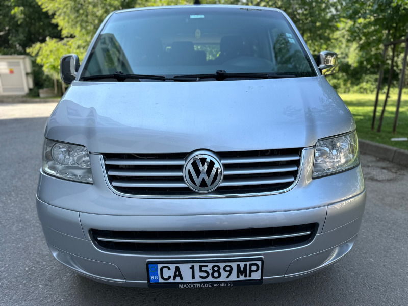 VW Multivan Caravelle/ 9 Местно / Регистрирано/ Топ състояние, снимка 2 - Автомобили и джипове - 46439866