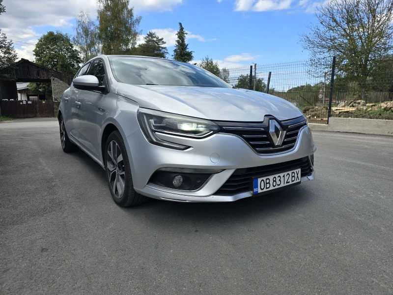 Renault Megane Автоматик, снимка 1 - Автомобили и джипове - 47271677