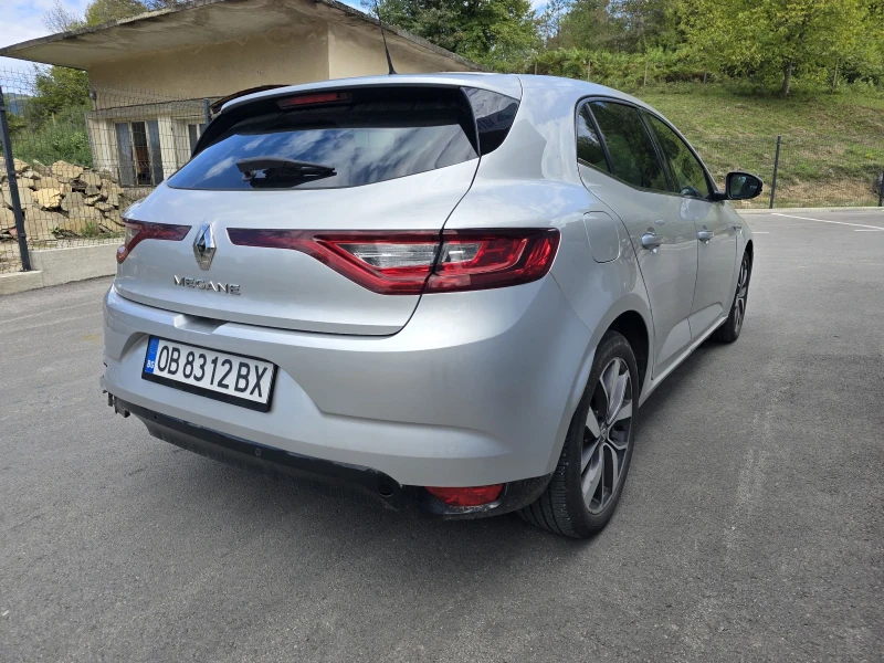 Renault Megane Автоматик, снимка 2 - Автомобили и джипове - 47271677