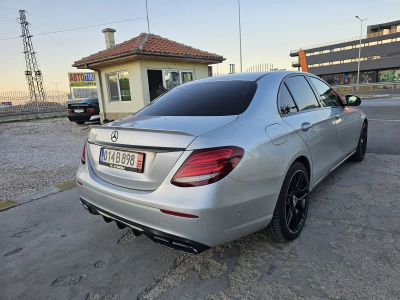 Mercedes-Benz E 220, снимка 5 - Автомобили и джипове - 47729943