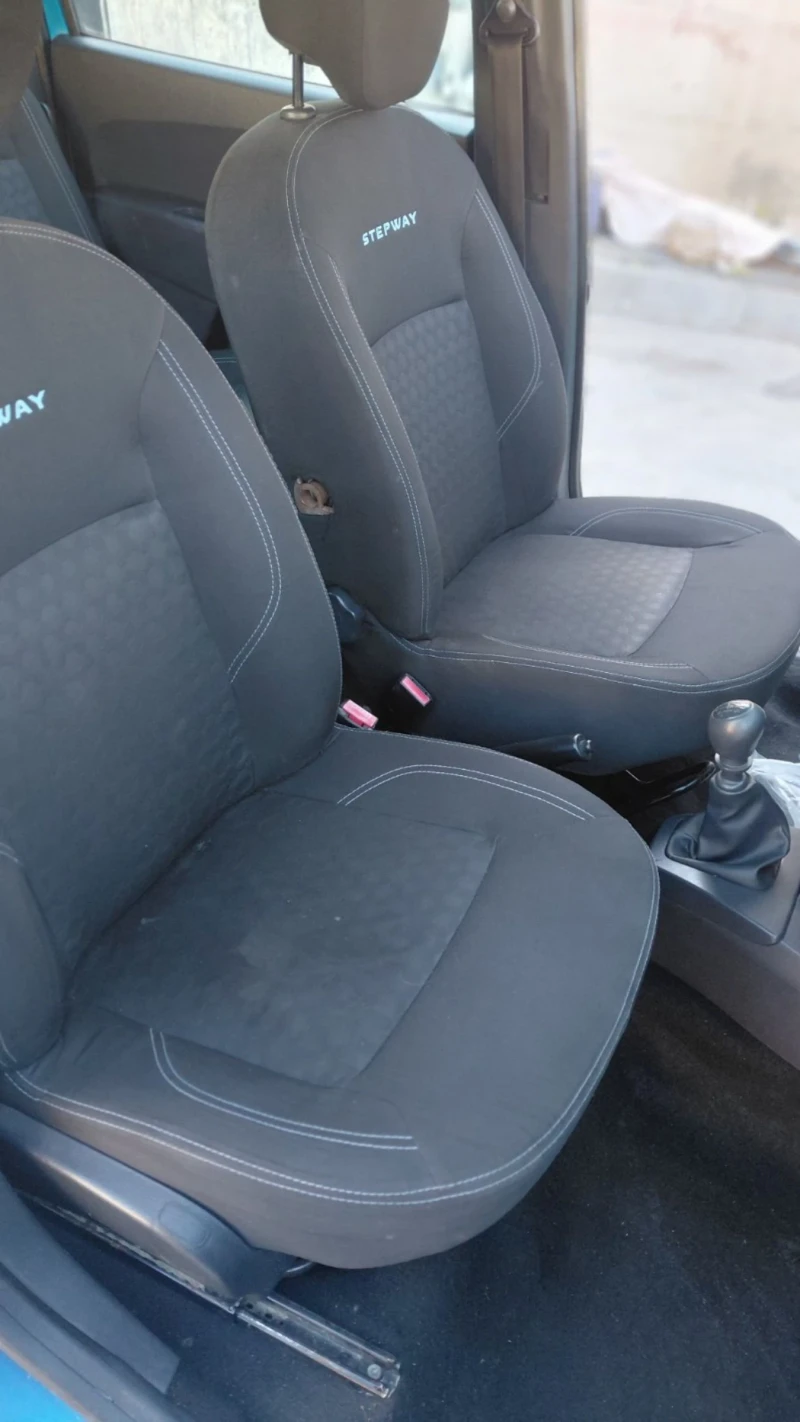 Dacia Lodgy 1, 5 dci , снимка 10 - Автомобили и джипове - 52156588