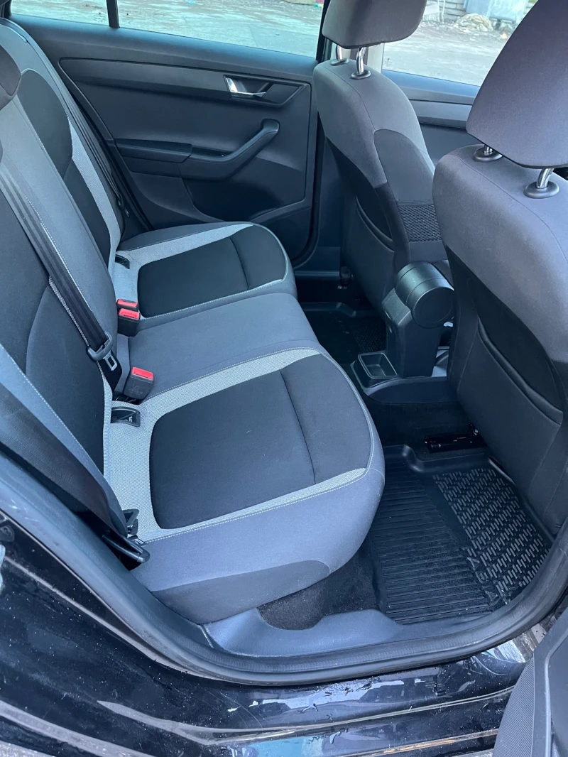 Skoda Fabia, снимка 10 - Автомобили и джипове - 52774506