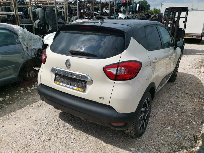 Renault Captur 1.5DCI, снимка 2 - Автомобили и джипове - 25743661