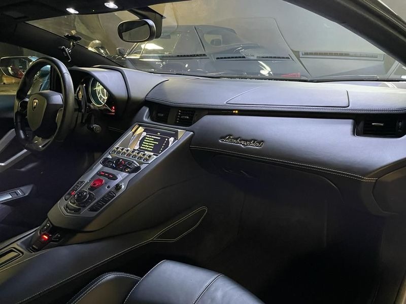 Lamborghini Aventador 6.5 V12 LP 700-4, снимка 9 - Автомобили и джипове - 45405598