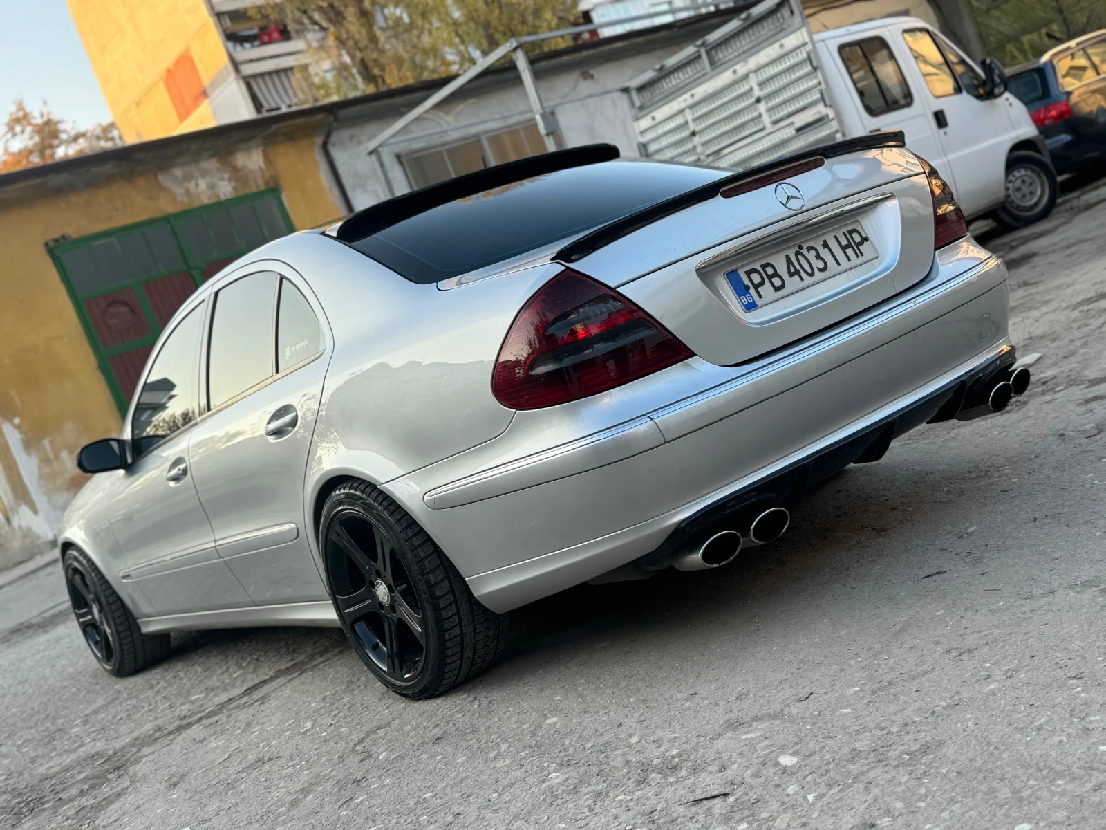 Mercedes-Benz E 320  - изображение 5