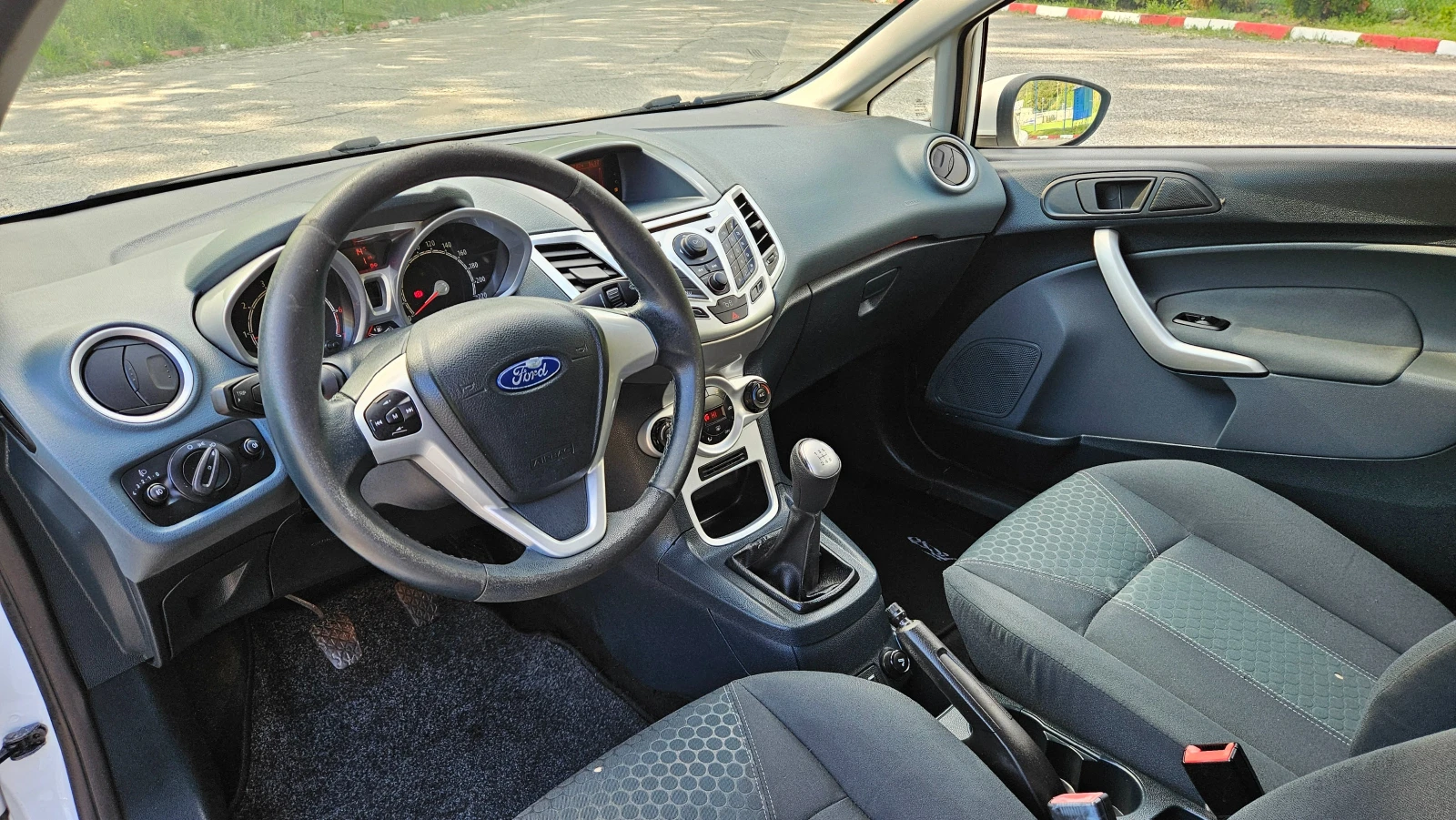 Ford Fiesta 1.3 KLIMATRONIK/TITANIUM - изображение 10