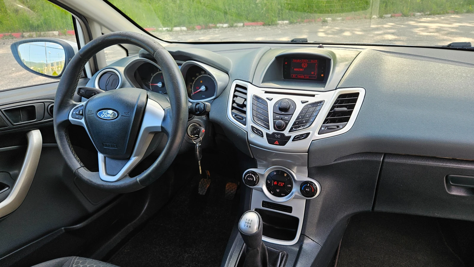 Ford Fiesta 1.3 KLIMATRONIK/TITANIUM - изображение 9