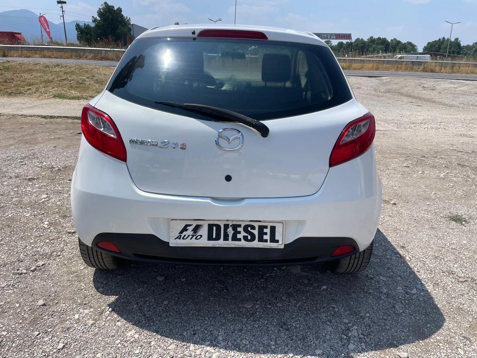 Mazda 2 1.4HDI-ITALIA - изображение 9