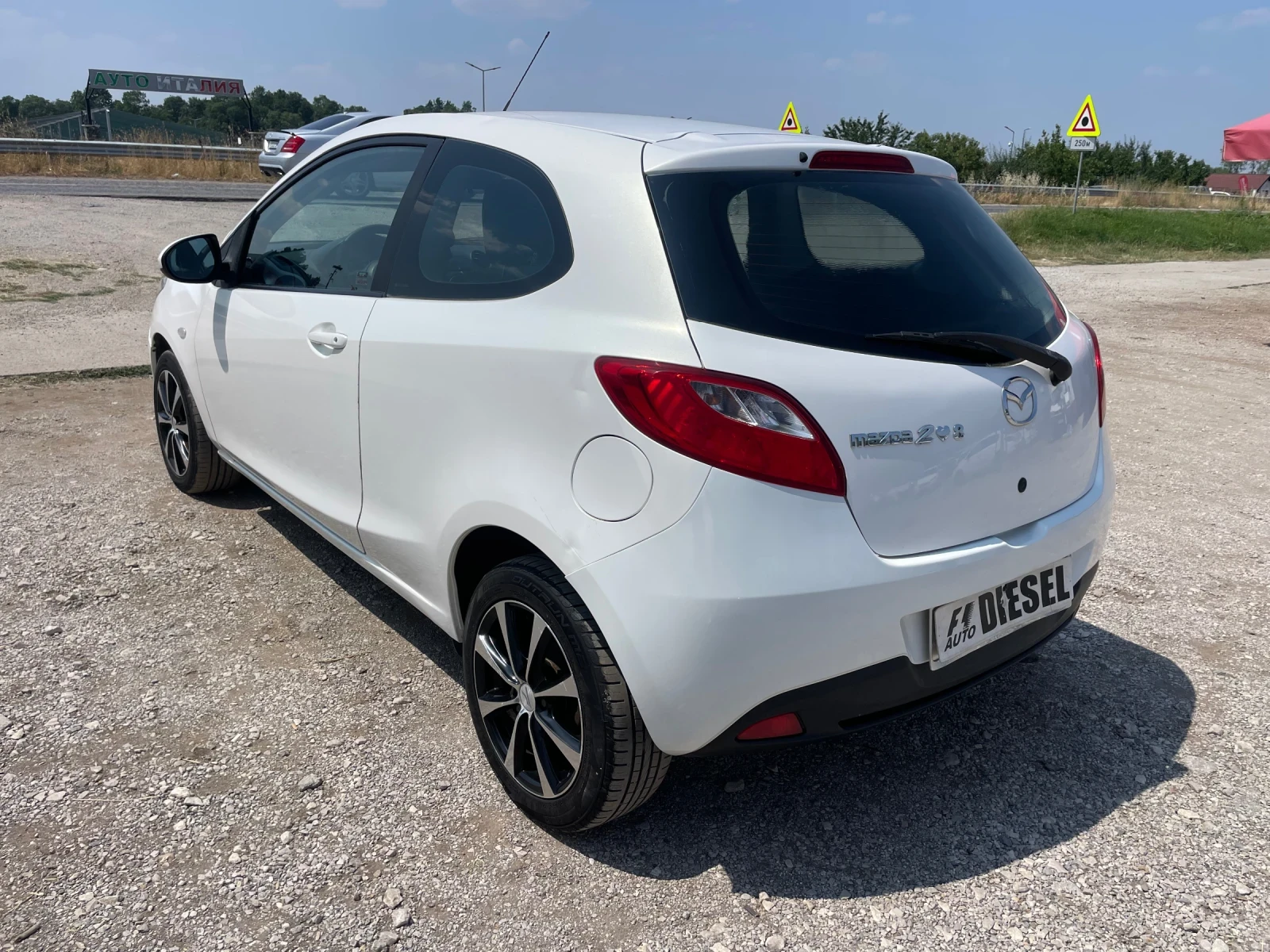 Mazda 2 1.4HDI-ITALIA - изображение 10