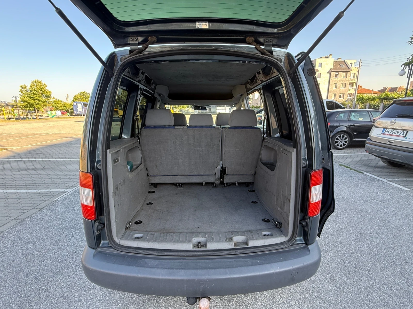 VW Caddy LIFE 1.9 TDI - изображение 9