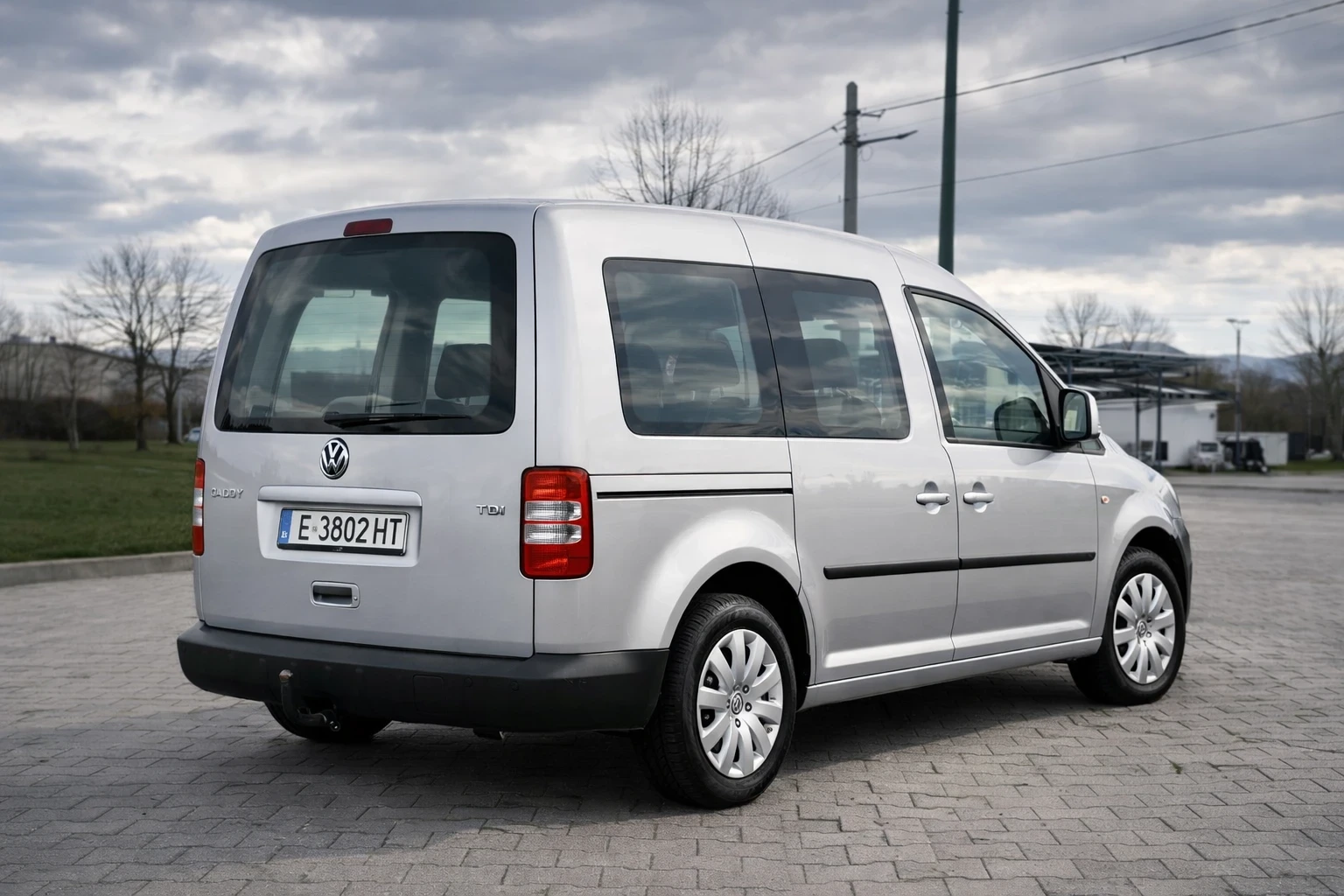 VW Caddy  1.6 TDI   2011   Перфектно състояние   Ре, снимка 3 - Автомобили и джипове - 52913544