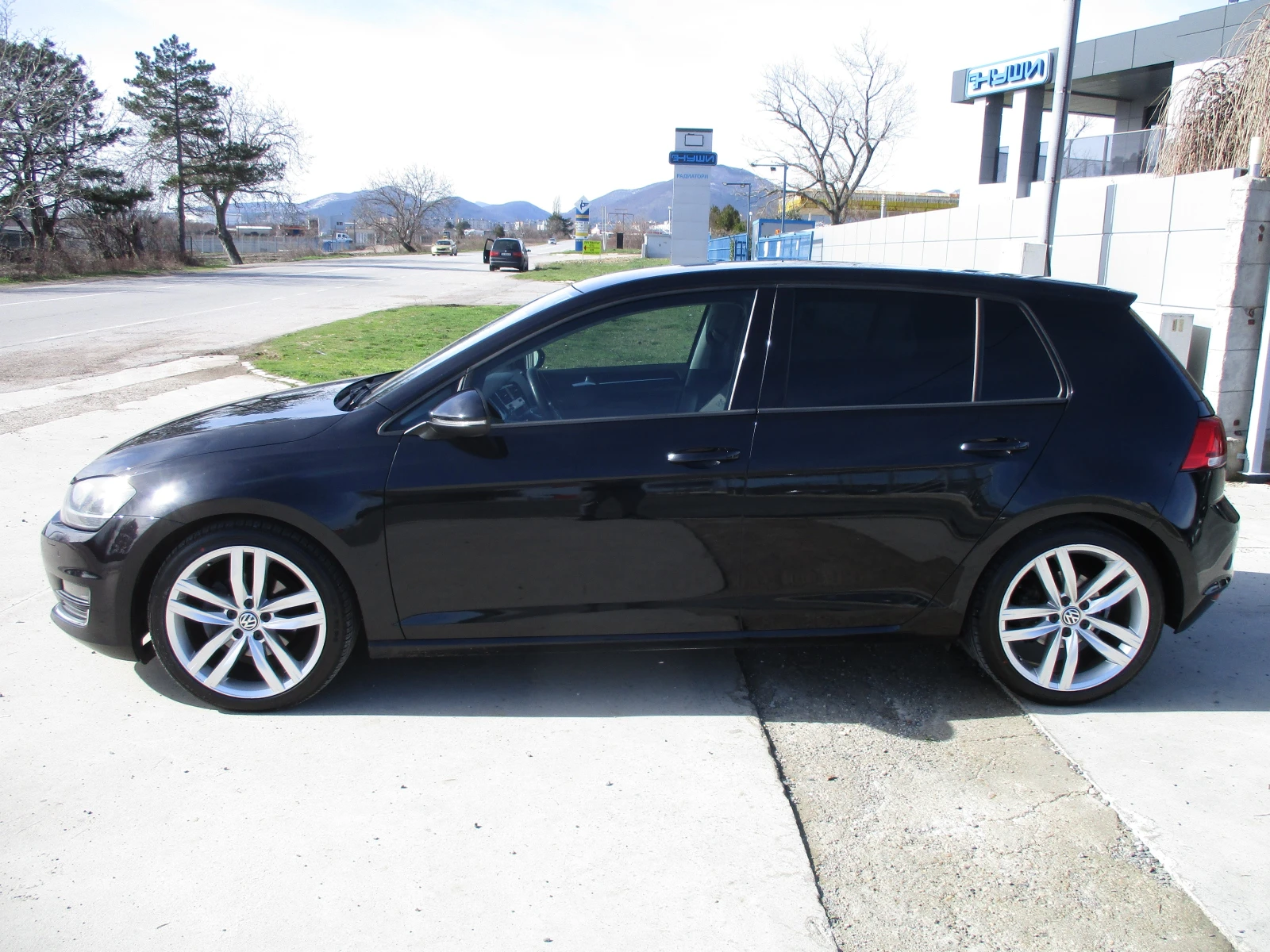 VW Golf 2.0TDI/150кс./АВТОМАТИК/КАТО НОВА - изображение 7