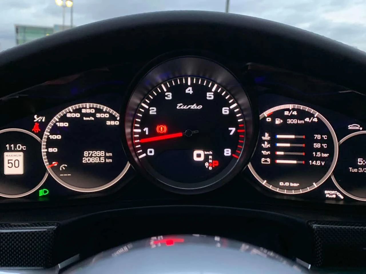 Porsche Panamera TURBO * ГЛАВНО ПРЕДСТАВИТЕЛСТВО НА VOLKSWAGEN * , снимка 8 - Автомобили и джипове - 53804615