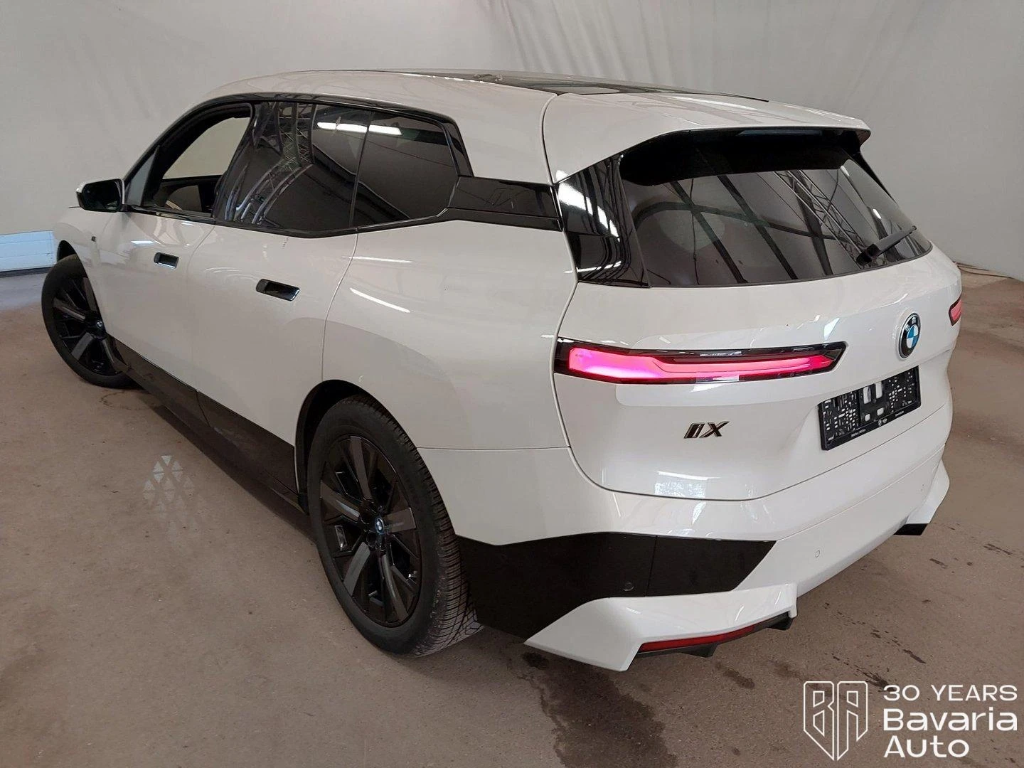 BMW iX M60 Automatic, снимка 2 - Автомобили и джипове - 53827125