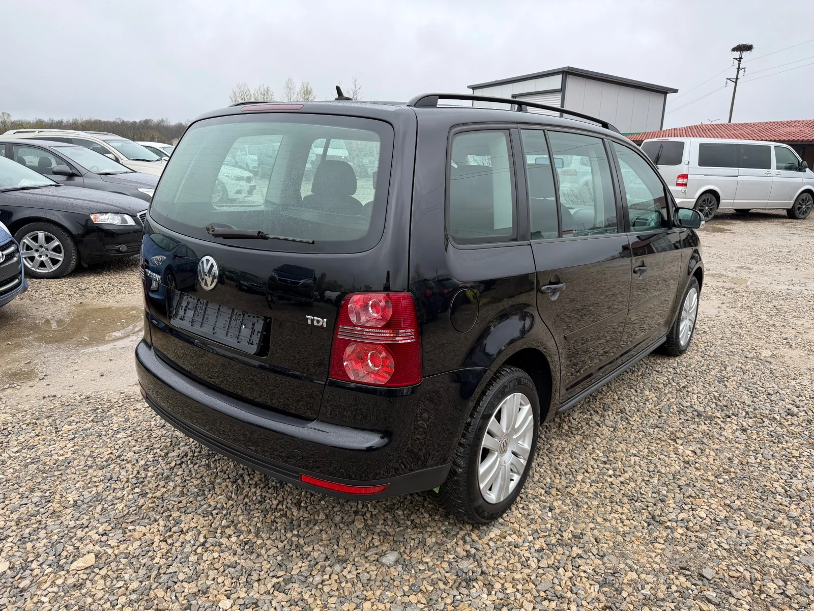 VW Touran 1.9TDI-105PS, снимка 4 - Автомобили и джипове - 54184348