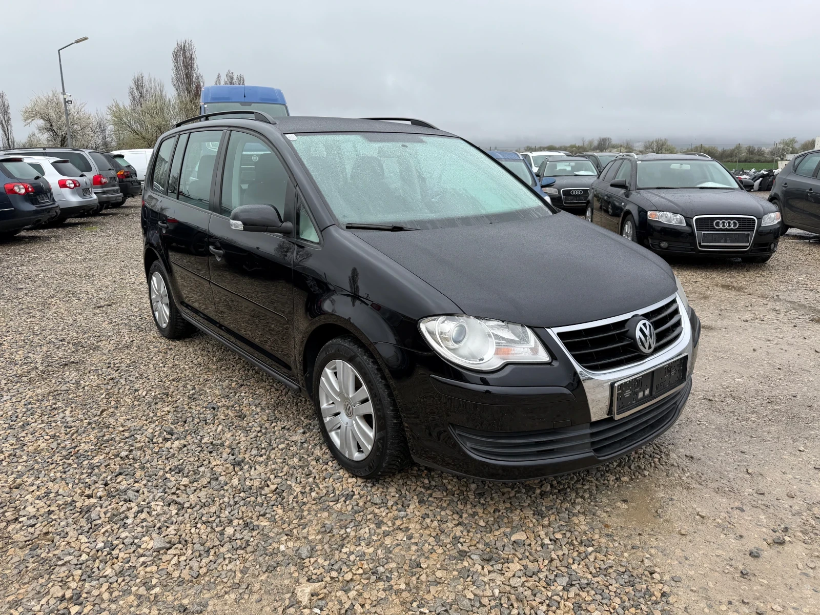 VW Touran 1.9TDI-105PS, снимка 2 - Автомобили и джипове - 54184348