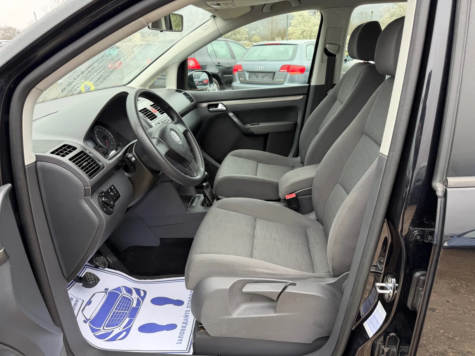 VW Touran 1.9TDI-105PS, снимка 8 - Автомобили и джипове - 54184348