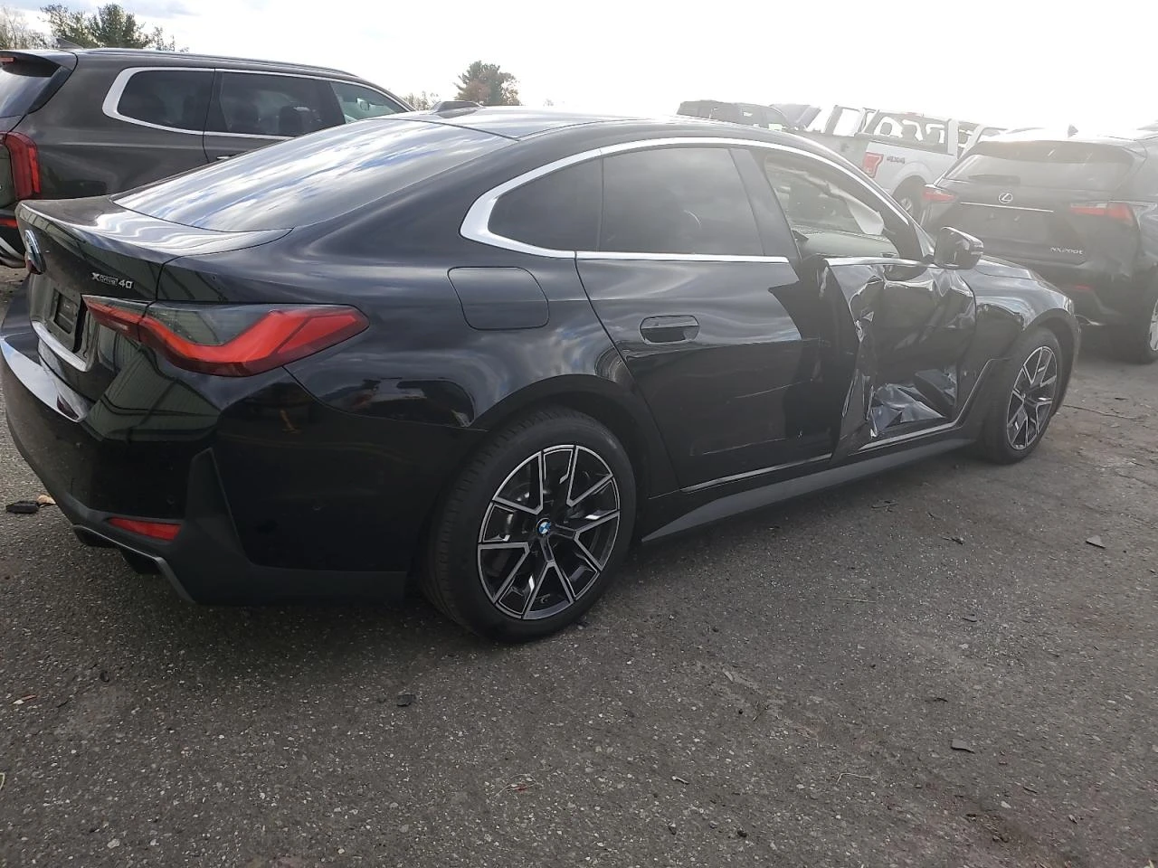 BMW i4 xDrive 40, снимка 3 - Автомобили и джипове - 54398930