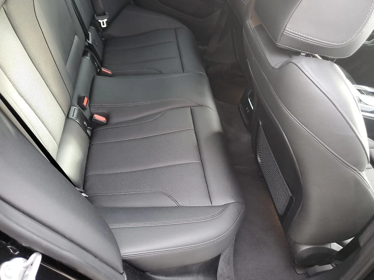 BMW i4 xDrive 40, снимка 11 - Автомобили и джипове - 54398930