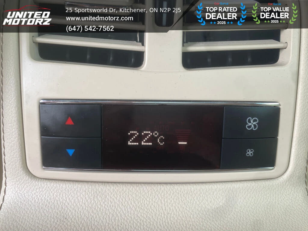 Mercedes-Benz CLS 550 4MATIC* AMG* DISTRONIC* HARMAN* ОБДУХВАНЕ* КАМЕРА, снимка 17 - Автомобили и джипове - 54837429