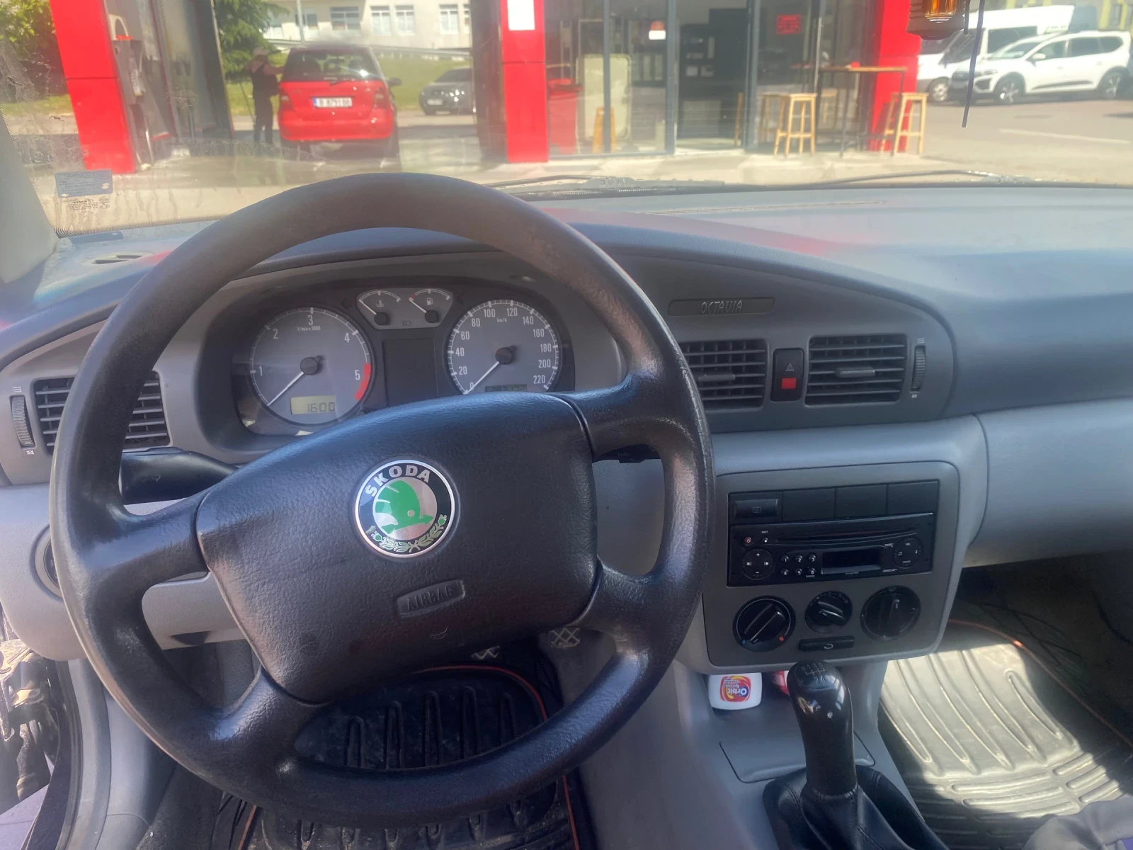 Skoda Octavia 1.9 TDI, снимка 8 - Автомобили и джипове - 54945085