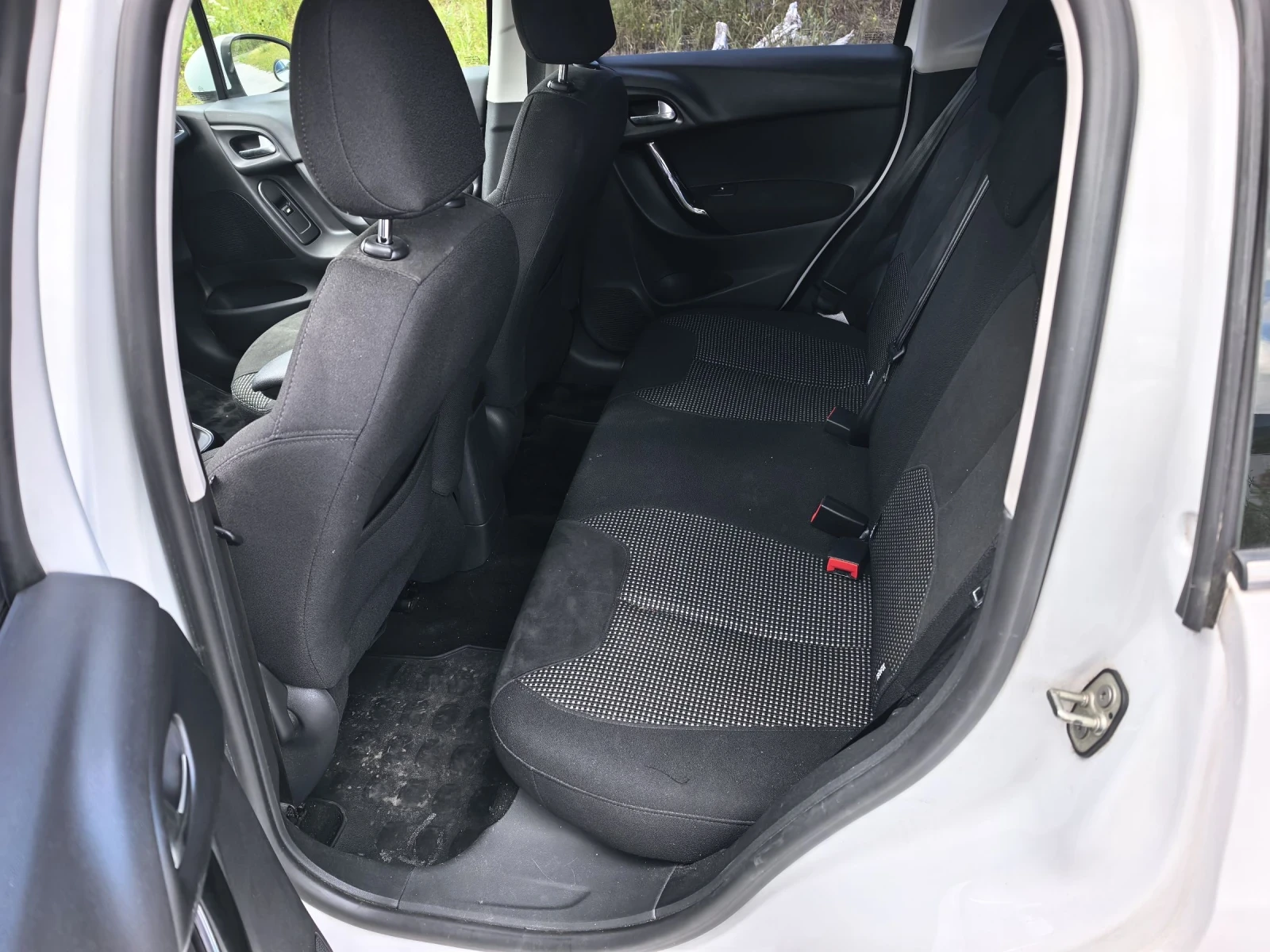 Citroen C3 Бензин Автоматик, снимка 11 - Автомобили и джипове - 55539940