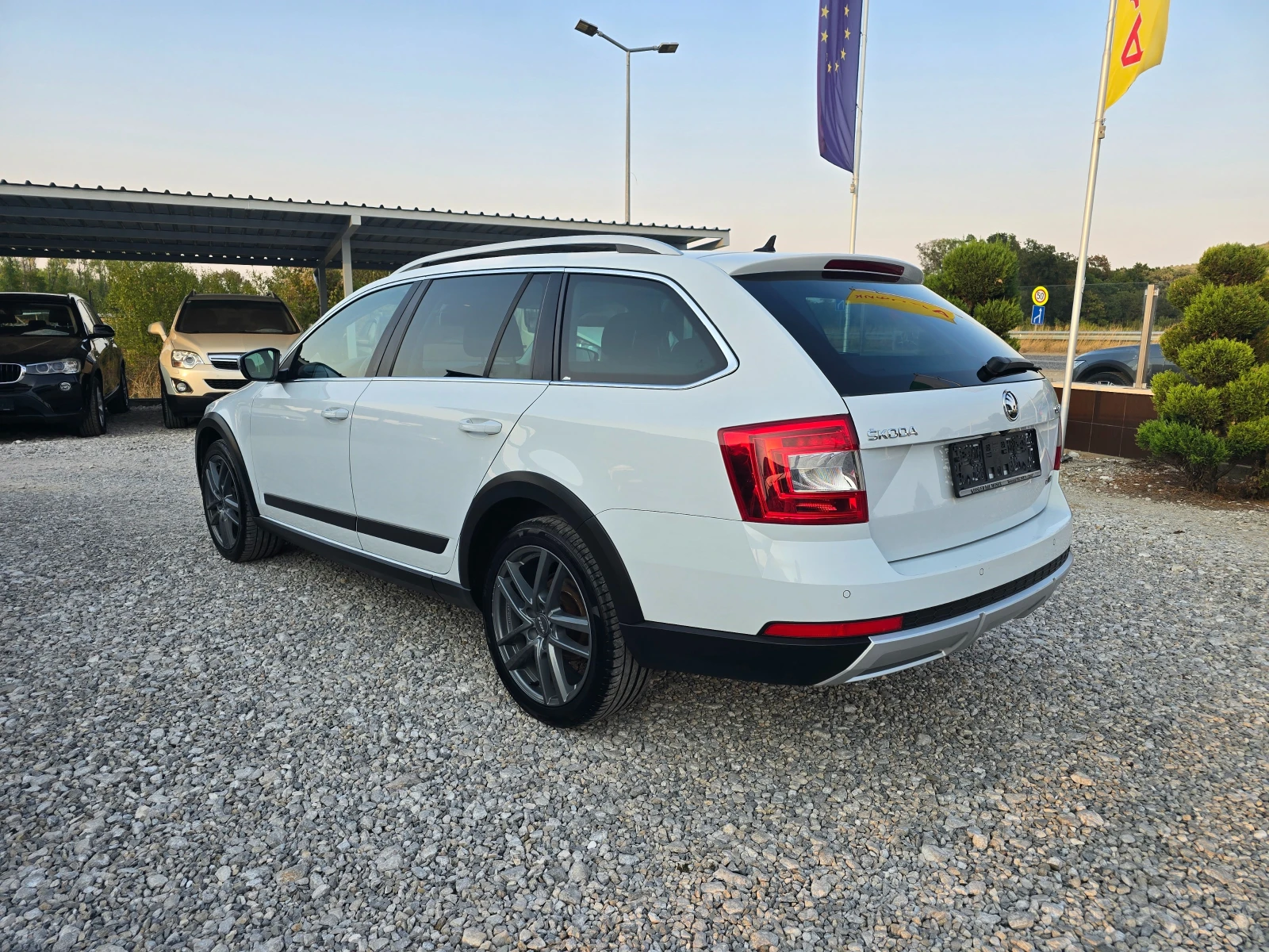 Skoda Octavia 2.0DSG SCOUT ! ! ПАНОРАМА  ЕВРО 6, снимка 3 - Автомобили и джипове - 56052509