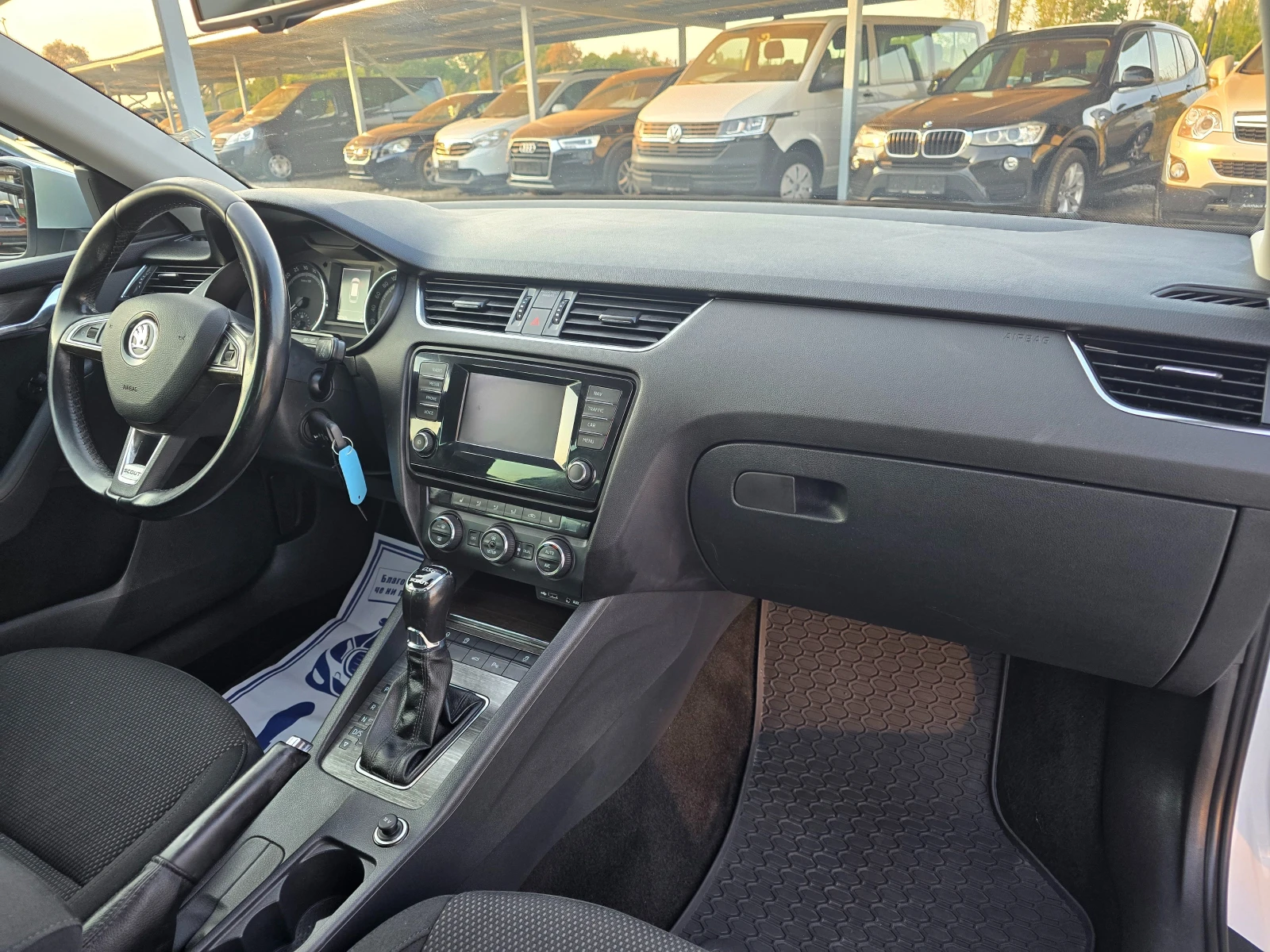Skoda Octavia 2.0DSG SCOUT ! ! ПАНОРАМА  ЕВРО 6, снимка 13 - Автомобили и джипове - 56052509