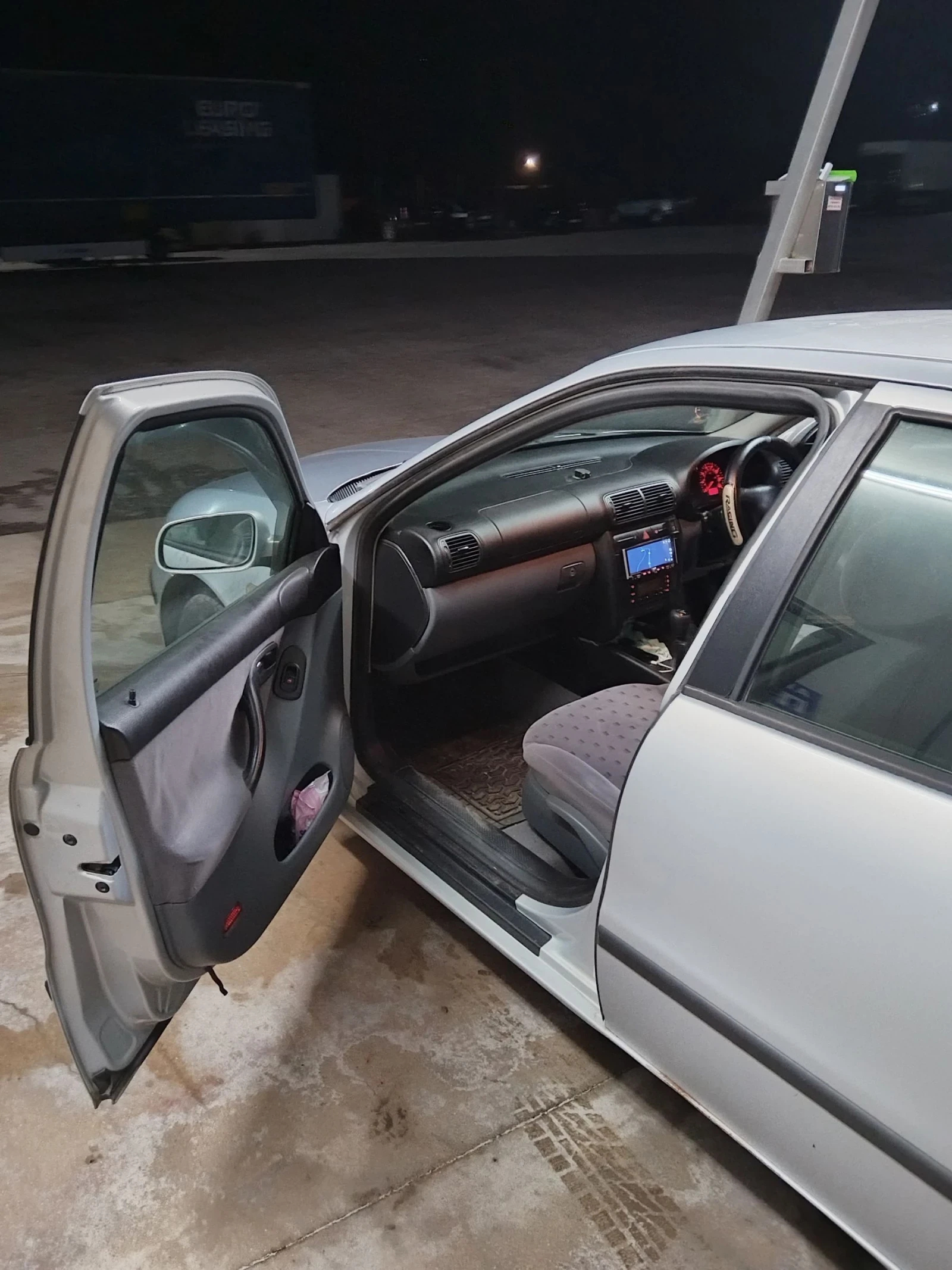 Seat Toledo 1.8 20v, снимка 6 - Автомобили и джипове - 56585134