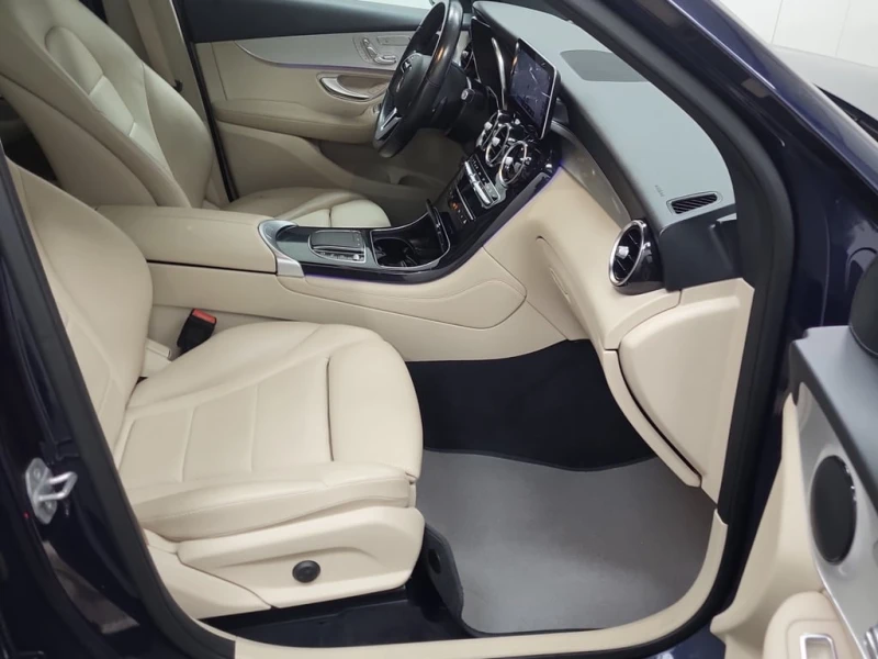 Mercedes-Benz GLC 300 * CARFAX * БЕЗ ПЪРВОНАЧАЛНА ВНОСКА, снимка 17 - Автомобили и джипове - 52745301