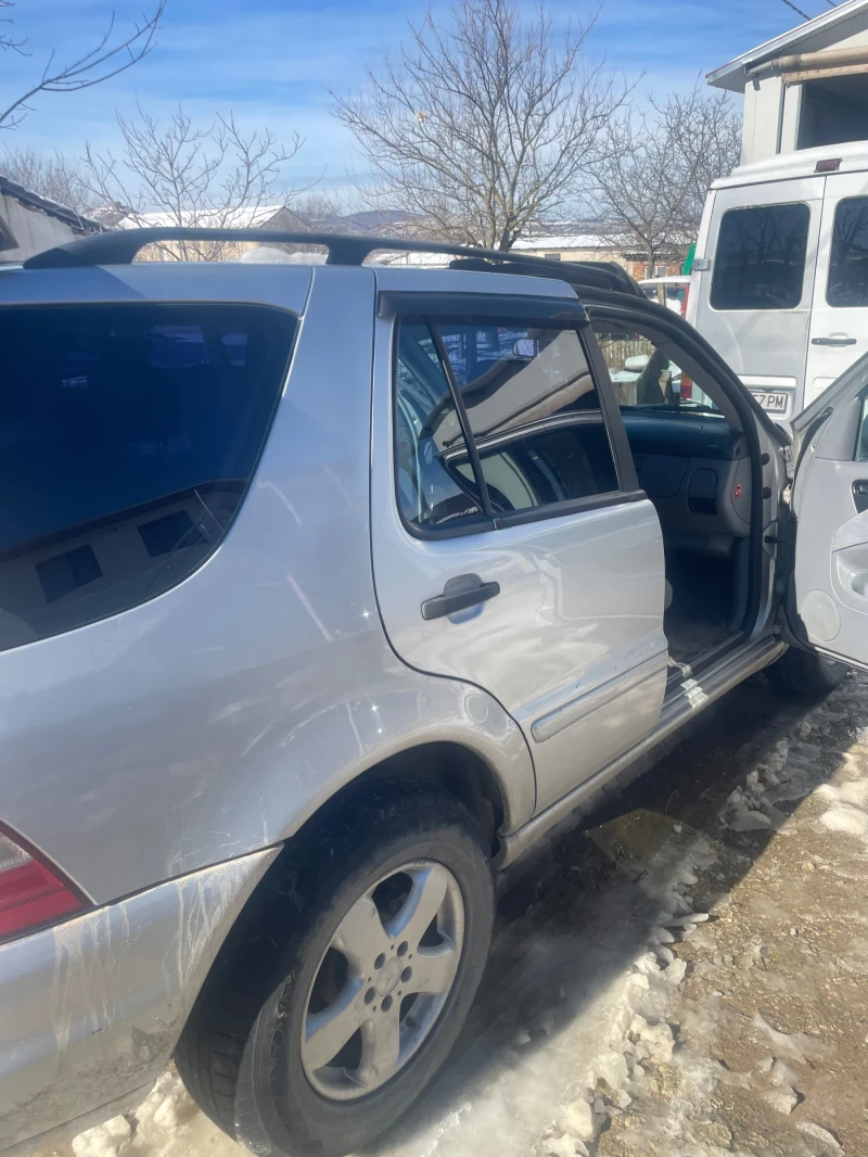 Mercedes-Benz ML 270, снимка 3 - Автомобили и джипове - 53590664