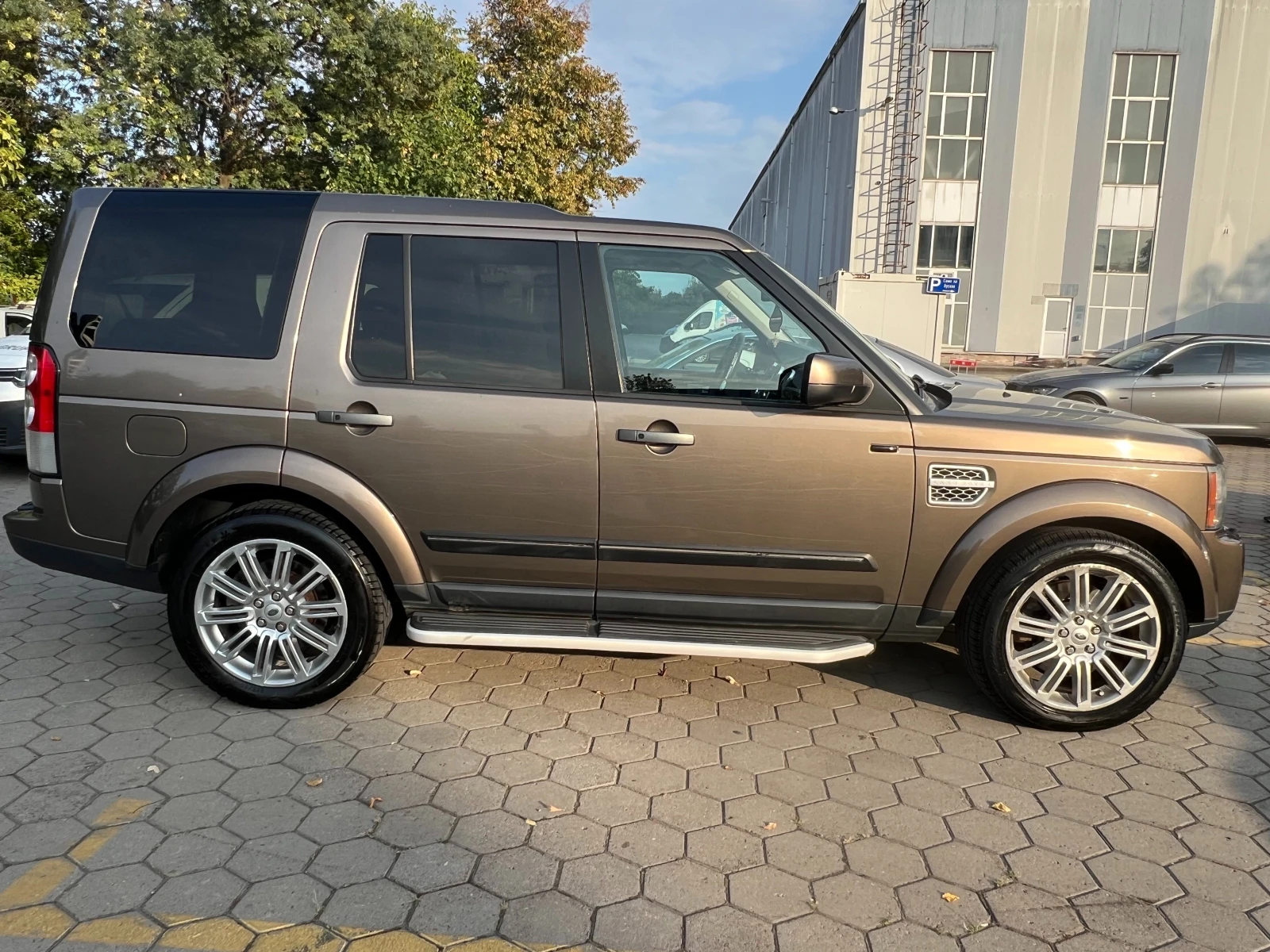 Land Rover Discovery 4 ГАРАНЦИЯ АТМОСФЕРЕН БЕНЗИН OFFROAD МОЩ ЛУКС - изображение 5