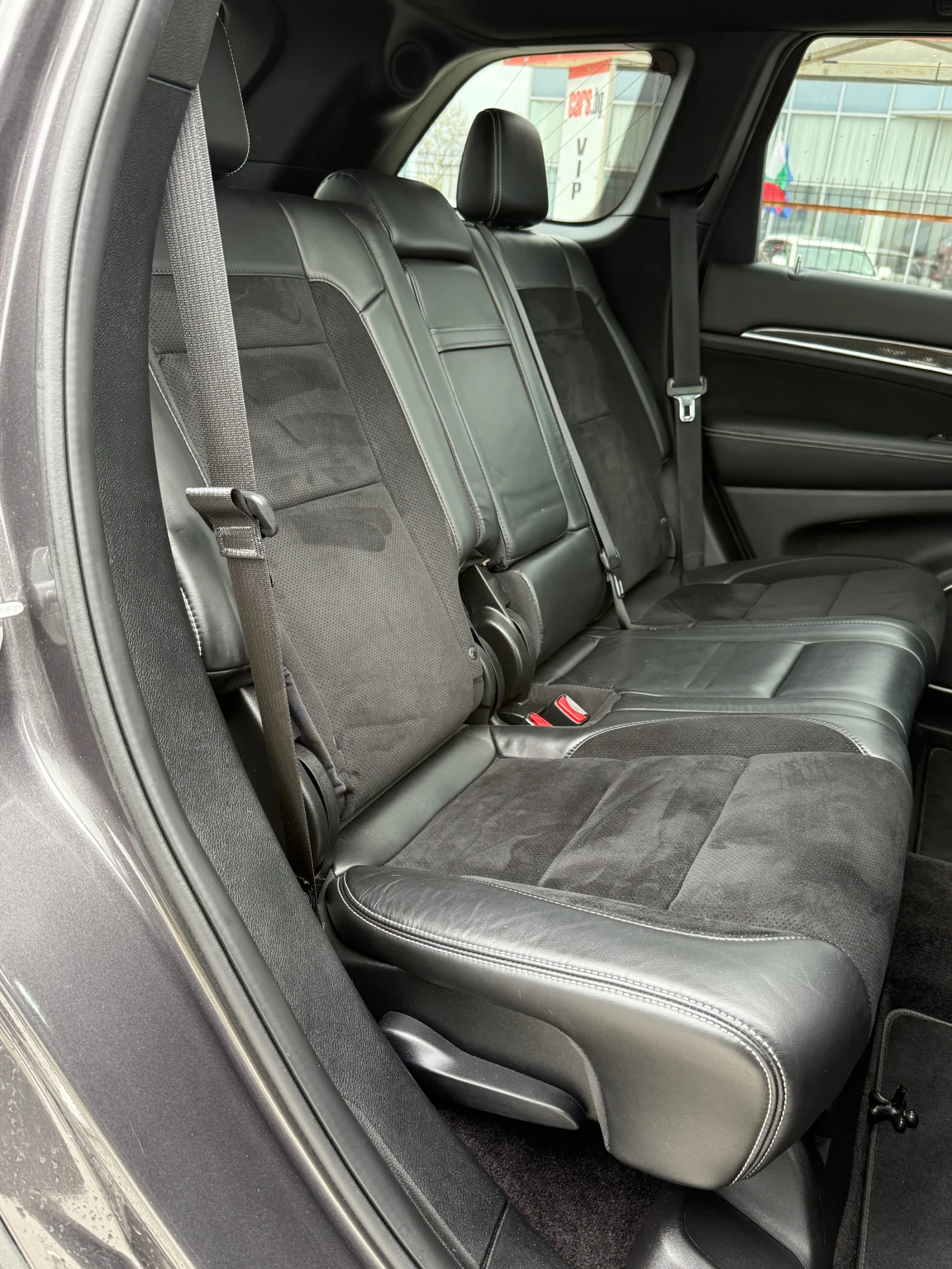 Jeep Grand cherokee 6.4L HEMI-SRT/     23.08.25 | Mobile.bg   11