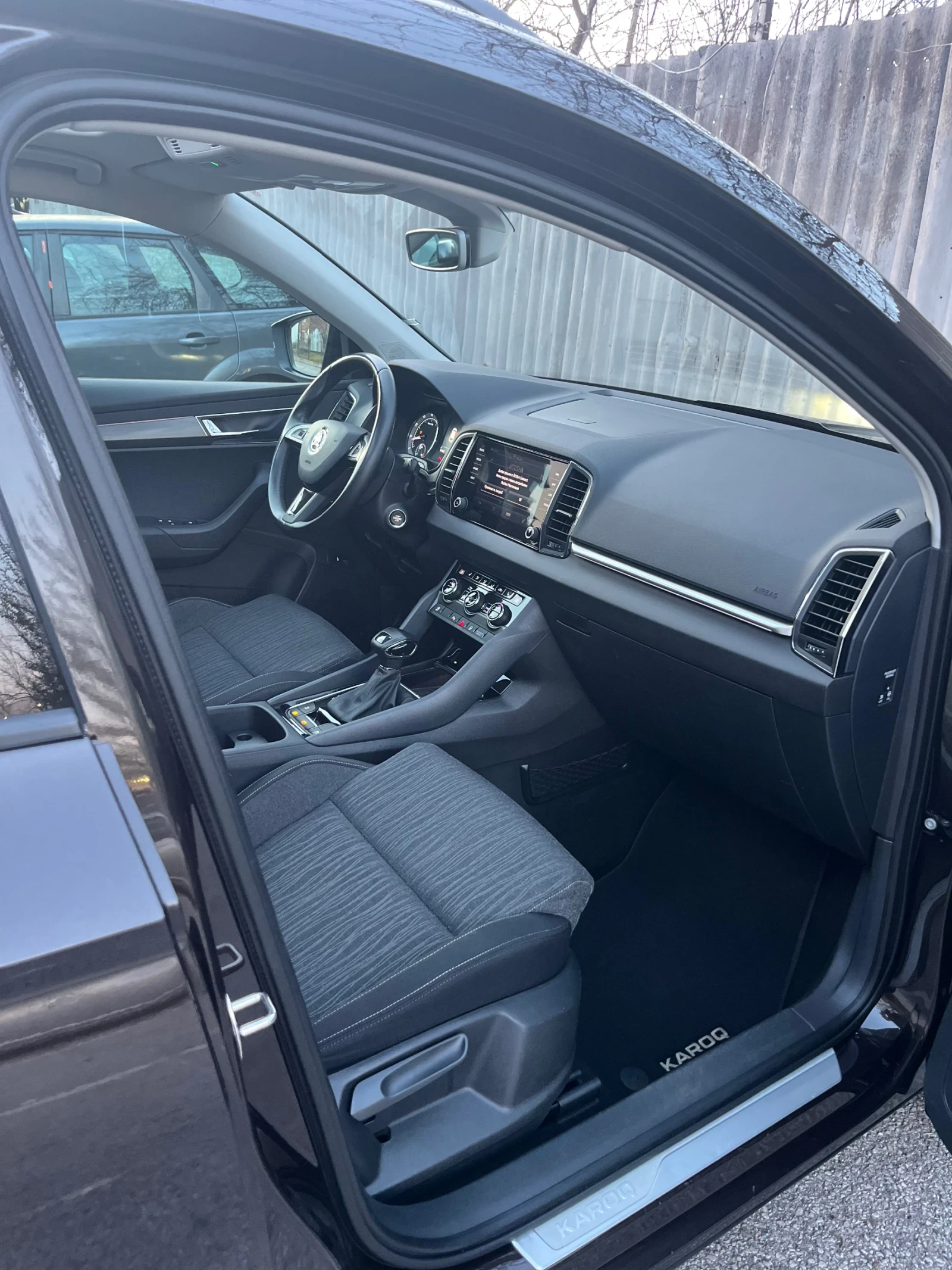 Skoda Karoq 1.5 TSI 7 DSG /Панорама/Печка, снимка 8 - Автомобили и джипове - 53829507