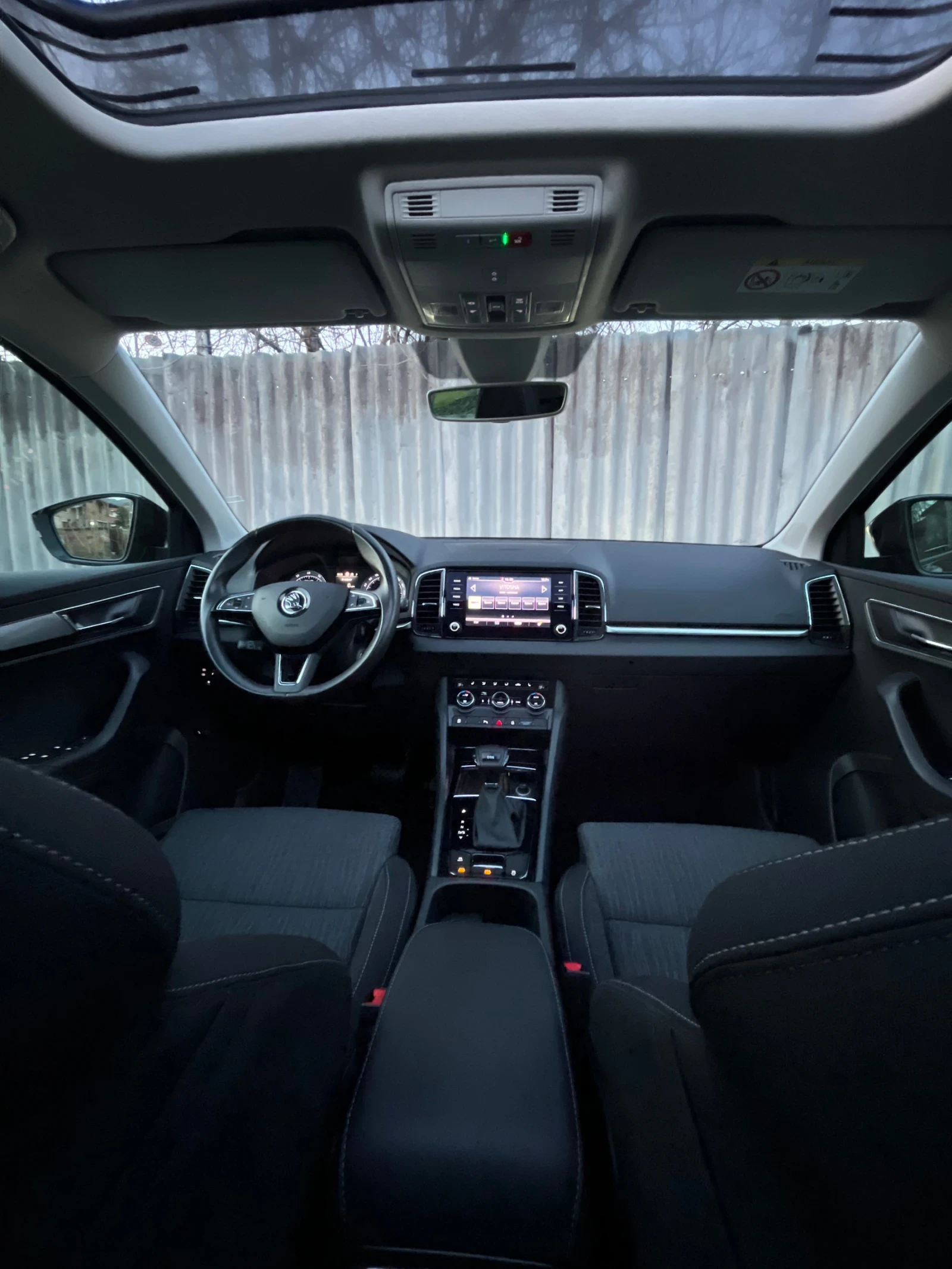 Skoda Karoq 1.5 TSI 7 DSG /Панорама/Печка, снимка 10 - Автомобили и джипове - 53829507