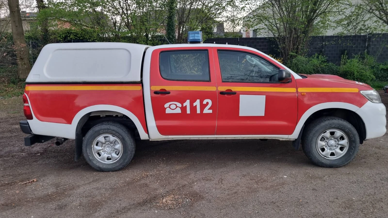 Toyota Hilux 2.5D 4X4 HARDTOP, снимка 8 - Автомобили и джипове - 54064516