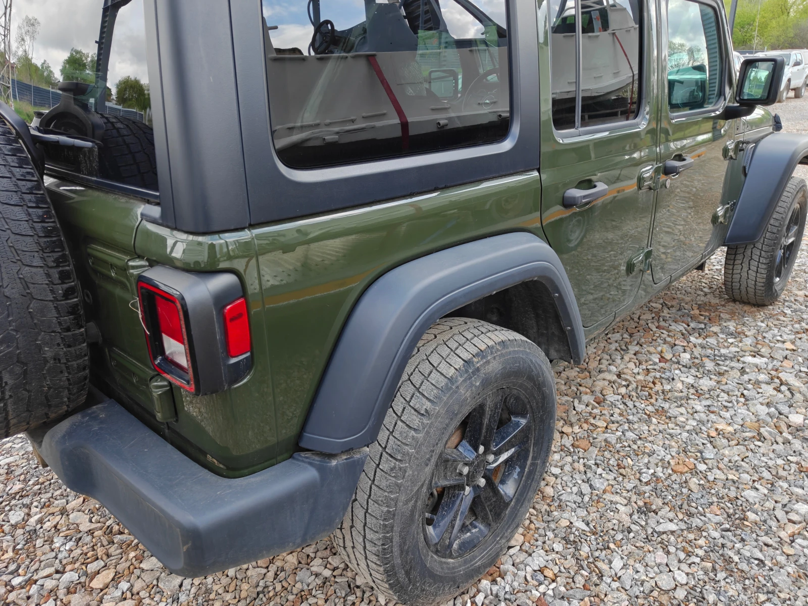 Jeep Wrangler Sahara, снимка 3 - Автомобили и джипове - 54332577