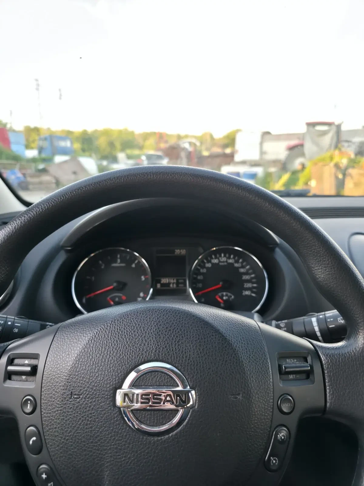 Nissan Qashqai, снимка 11 - Автомобили и джипове - 54768298