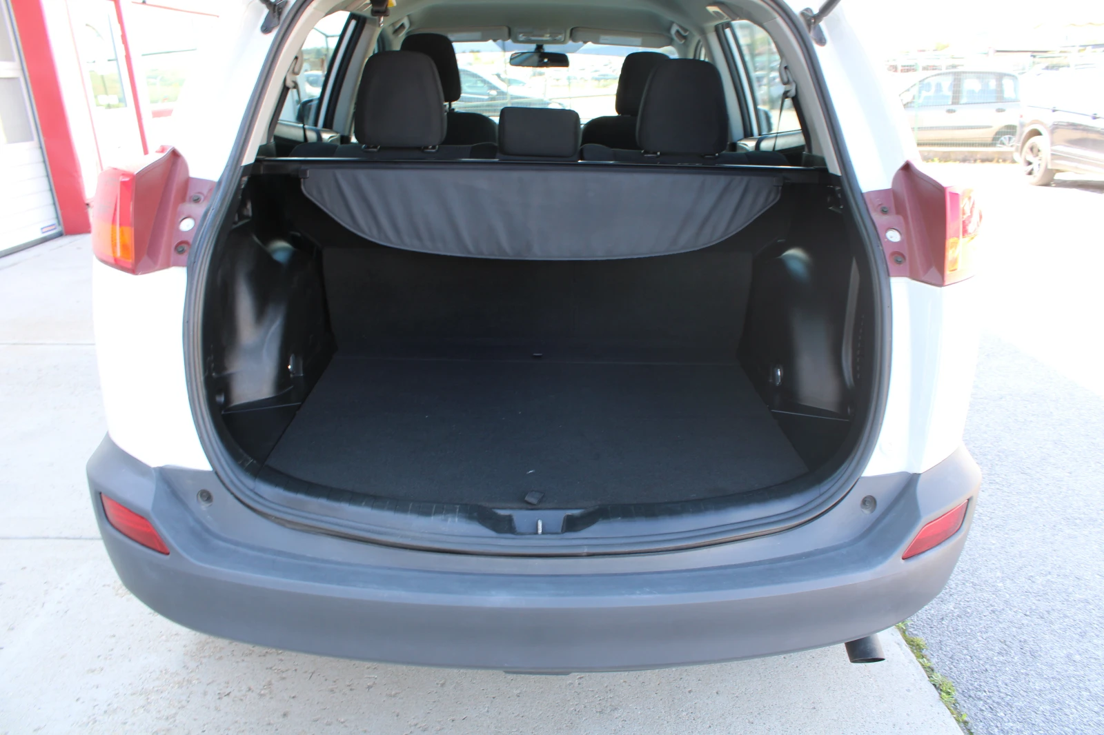 Toyota Rav4 2.5i LE AWD/56 хил. км., снимка 16 - Автомобили и джипове - 54803301