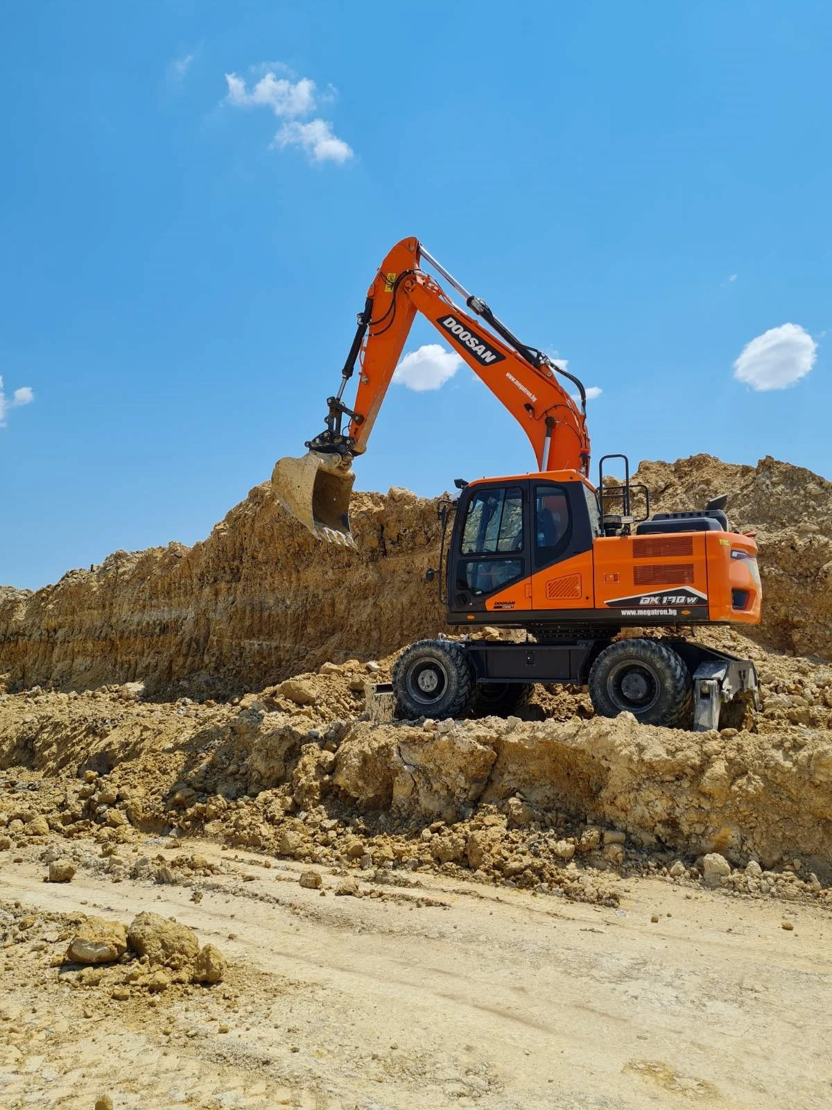 Багер DOOSAN DX170W-7, снимка 1