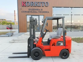 Мотокар Nissan 1.6 Тона / Автоматик / Като Нов!!!, снимка 2