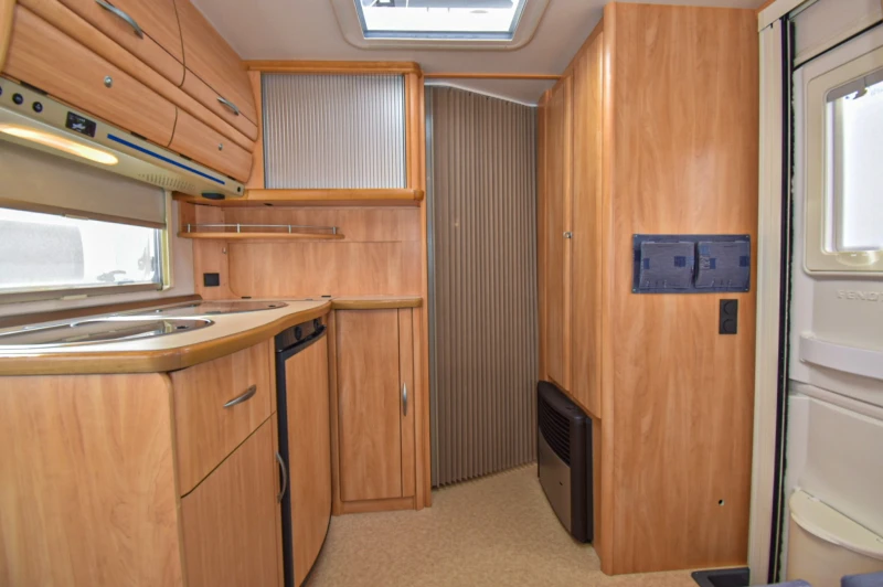 Каравана Fendt 470, снимка 3 - Каравани и кемпери - 53556347