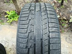 Гуми Зимни 235/50R18, снимка 3